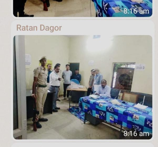  जबलपुर # मतदाताओं ने बनाया वीडियो किया वायरल, कलेक्टर ने किया दो अधिकारियों को निलंबित