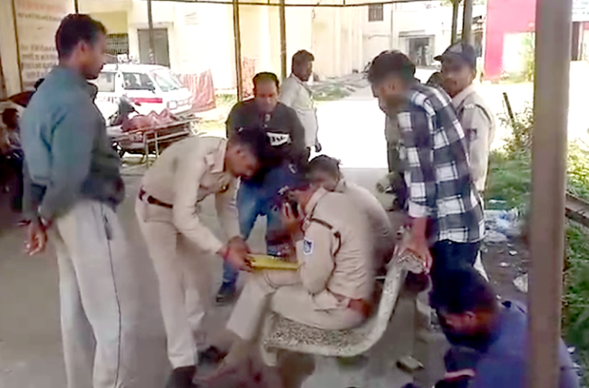  जबलपुर # मासूम की मौत से भड़का गुस्सा, शराब दुकान को किया आग के हवाले