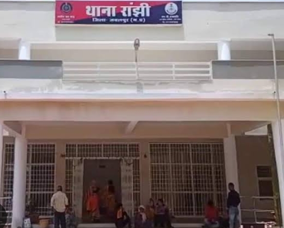  जबलपुर: बेटे के जुल्मों की शिकार बुजुर्ग मां की आंखों में छलक रहे हैं आंसू,रूपयों के लालच में बहू और बेटा बना जल्लाद,