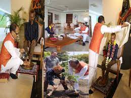  मध्यप्रदेश # मुख्यमंत्री ने पेशाब काण्ड पीड़ित को कहा सुदामा, धोए पैर
